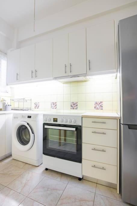 Your Perfect Place 1min From Kato Patissia Station -100mbps * Athens