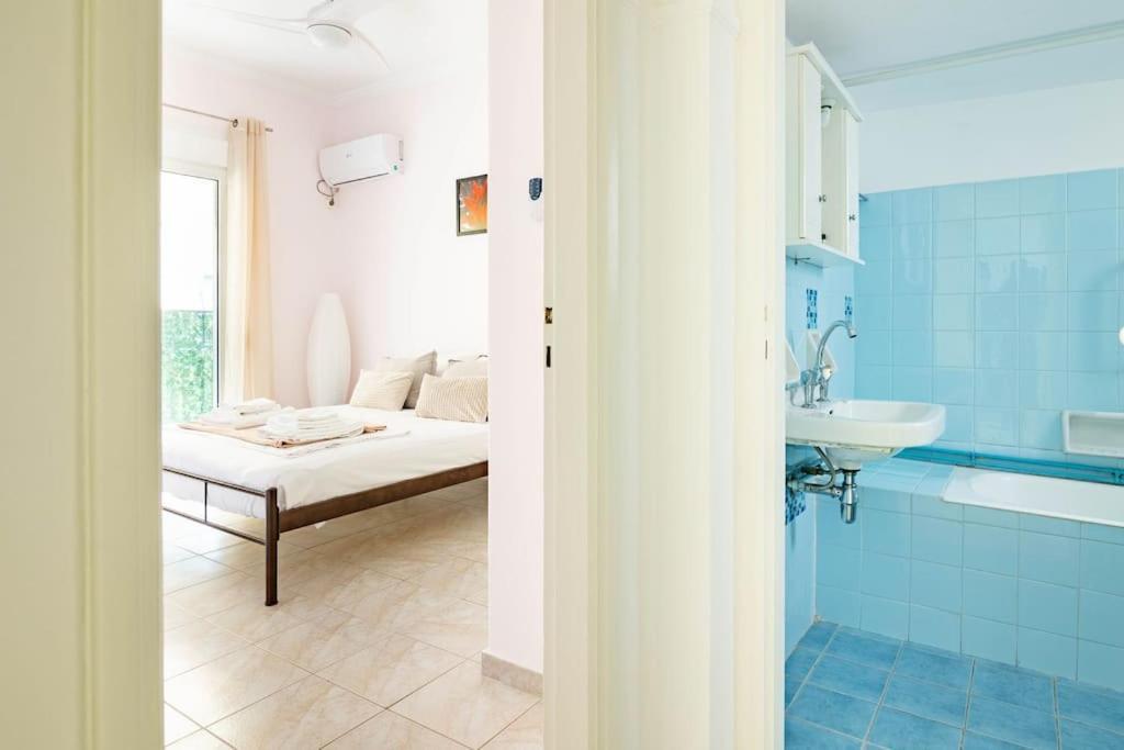 Apartment Your Perfect Place 1min From Kato Patissia Station -100mbps Athens