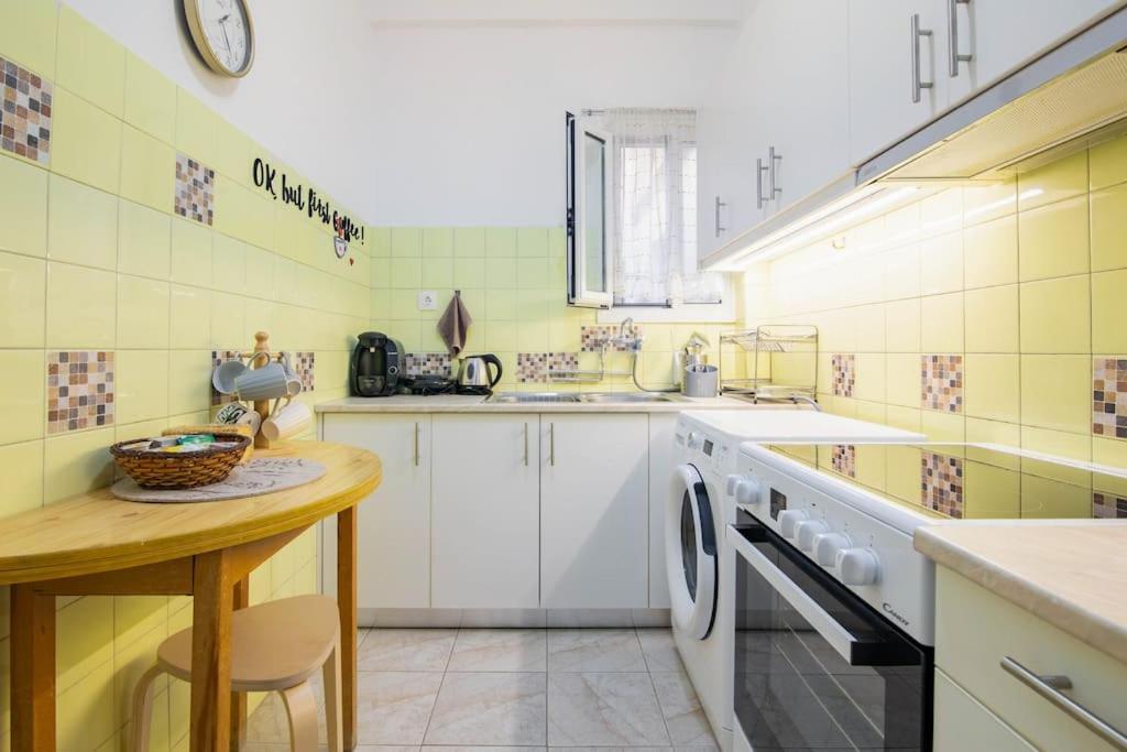 Apartment Your Perfect Place 1min From Kato Patissia Station -100mbps *
