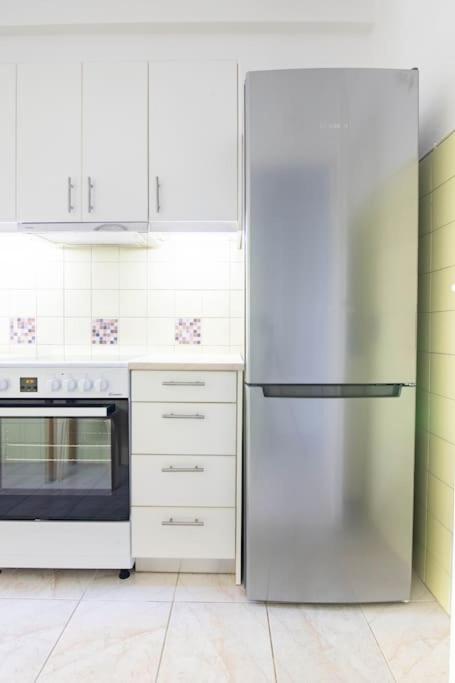 Your Perfect Place 1min From Kato Patissia Station -100mbps Apartment *